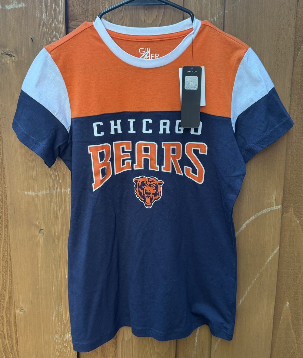 Chicago Bears NFL Women's V-Neck Logo T-Shirt Size Small - NWT